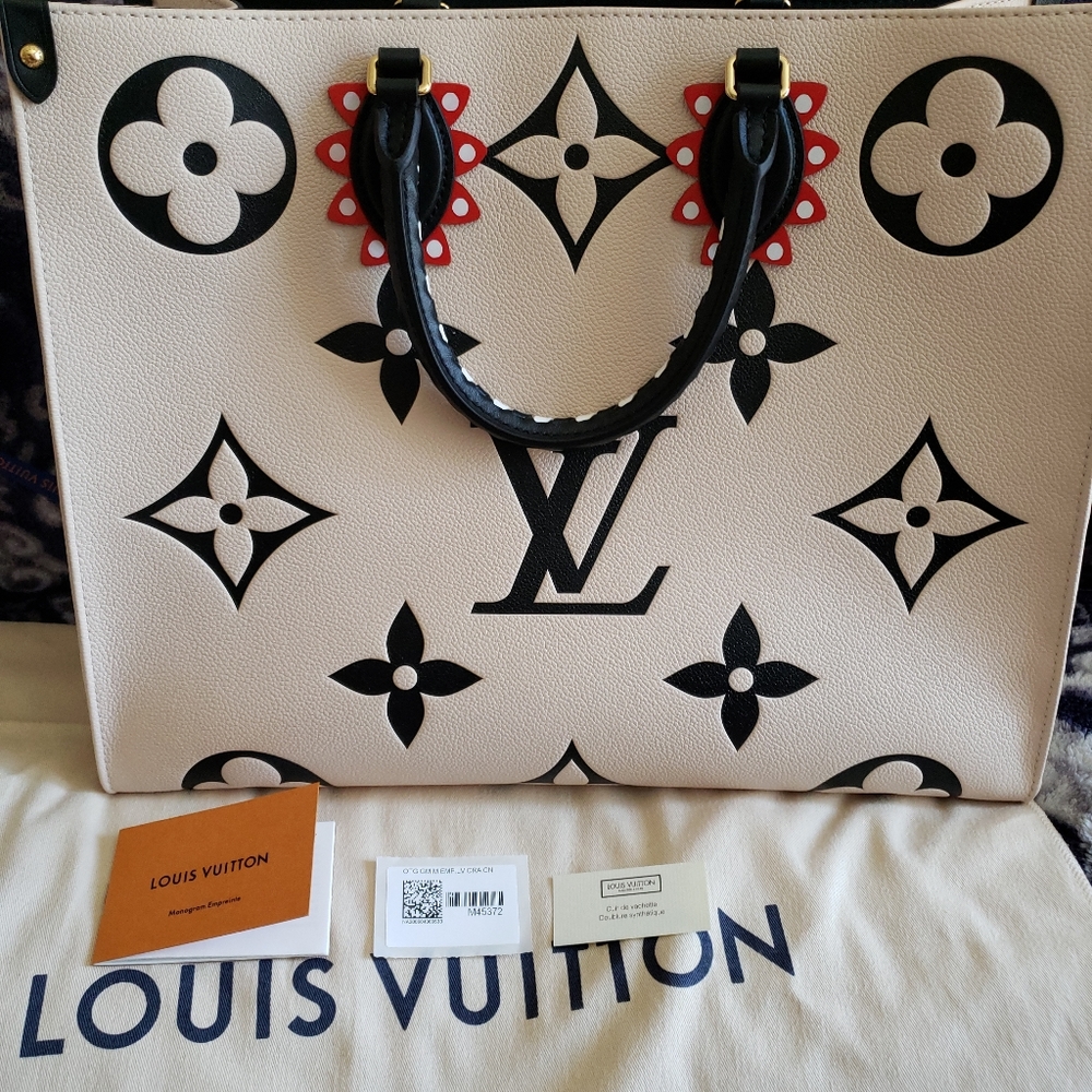 LOUIS VUITTON Crafty Onthego Giant Flower Monogram Ivory Black Bag - Picture 2 of 12
